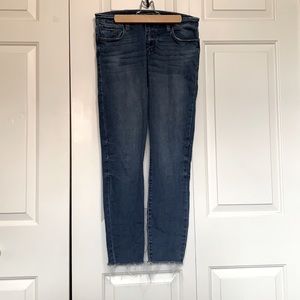Raw Edge Hem Skinny Jeans
